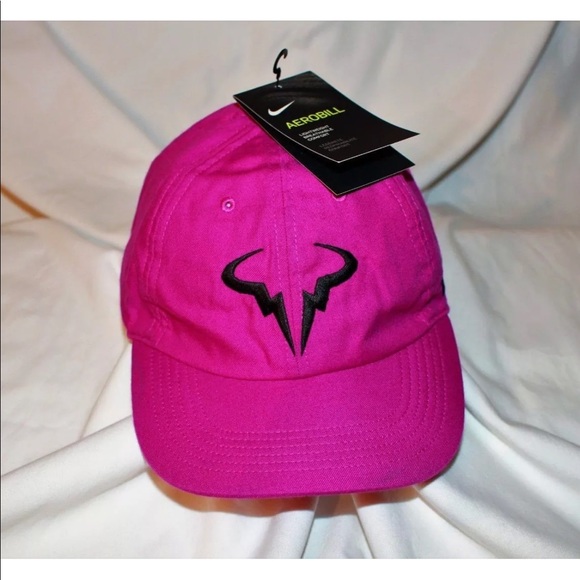 rafael nadal pink hat